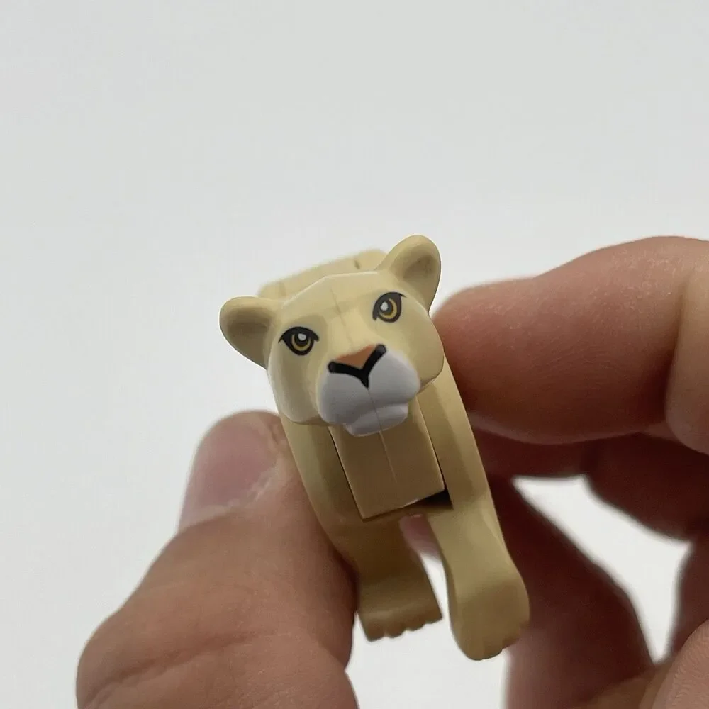 Lego Lioness Minifigure Large Cat Land Animal 60267 60307 Orange Eyes